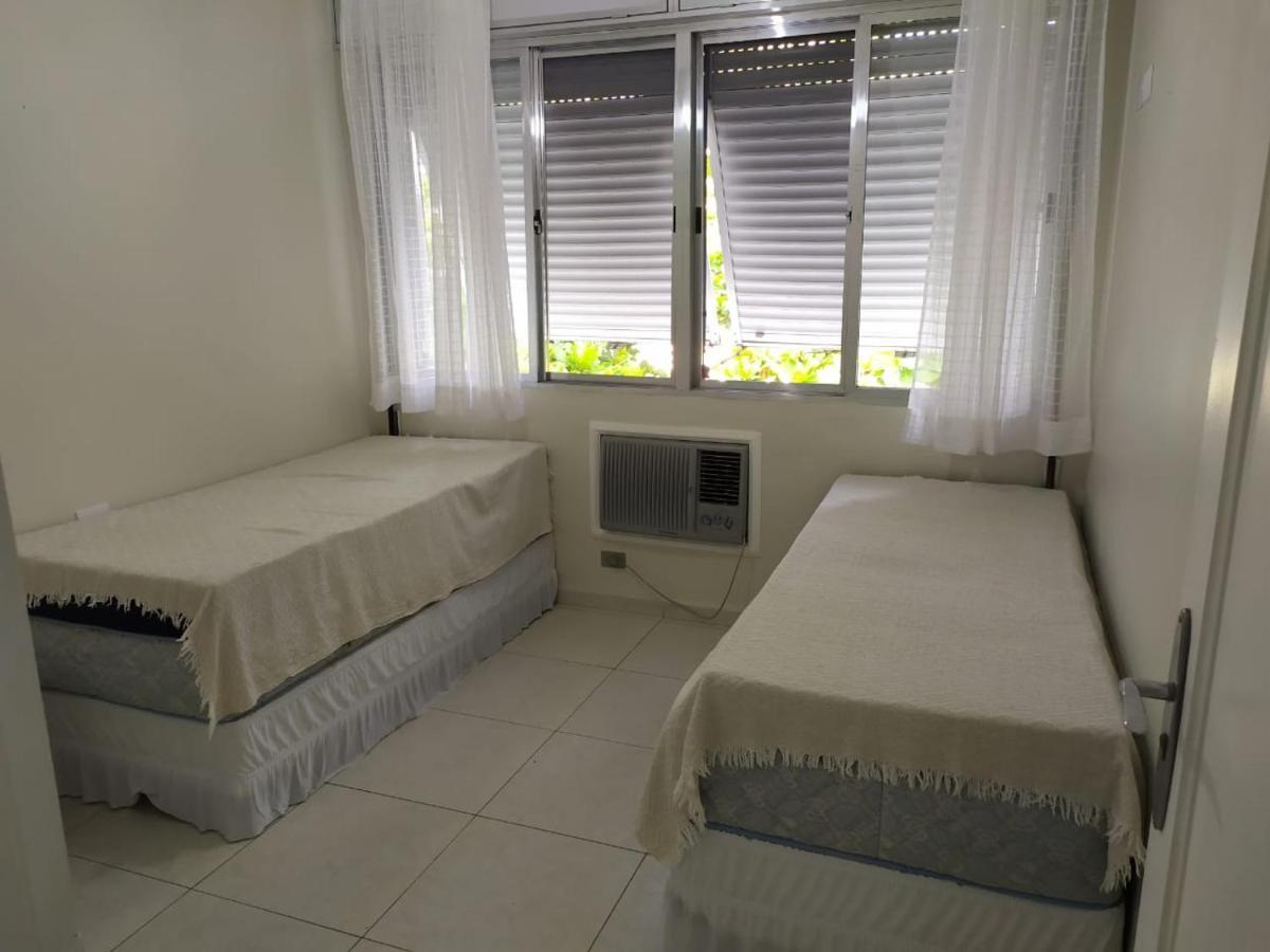 Guaruja Enseada - Apto 200M Da Praia - 02 Dorm. Wi-Fi + Ar + Estacionamento Exterior photo